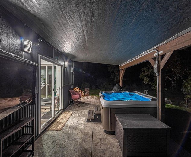 Hot tub